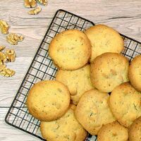 akhrotna-biscuit