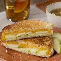 apple-crisp-sandwich